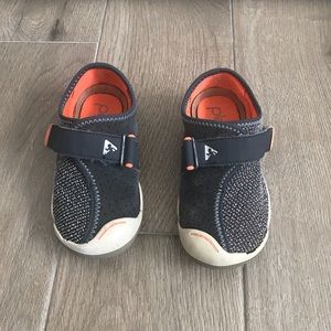 Kids sneakers